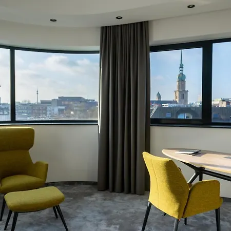Esplanade 4*